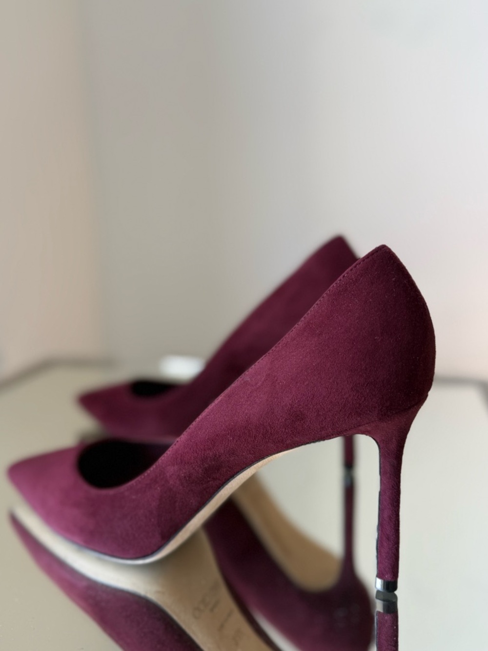 Like new Choo 85mm Romy pointed-toe suede pumps $850 39.5 - Picture 3 of 11